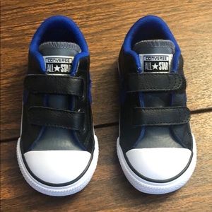 NWOT Converse Toddler size 6 Velcro sneaker